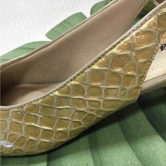 Trotters New Shining Neutral 2 Inch Heels. - Picture 7 of 8